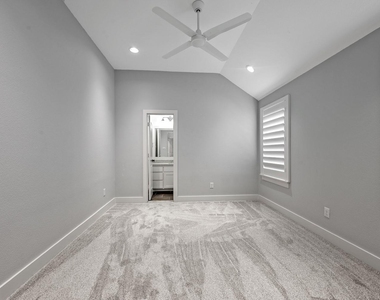 4431 Woodbine Lane - Photo Thumbnail 30