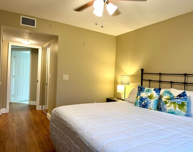 500 N Crestwood Court N - Photo Thumbnail 21