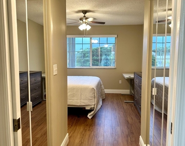 500 N Crestwood Court N - Photo Thumbnail 18