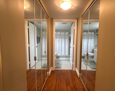 500 N Crestwood Court N - Photo Thumbnail 14
