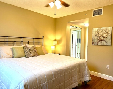 500 N Crestwood Court N - Photo Thumbnail 13