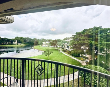 500 N Crestwood Court N - Photo Thumbnail 11