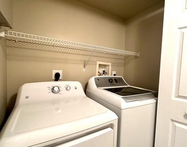 500 N Crestwood Court N - Photo Thumbnail 26
