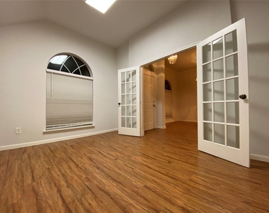 1224 Tanner Drive - Photo Thumbnail 4