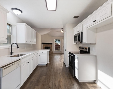 4545 Grainland Court - Photo Thumbnail 10
