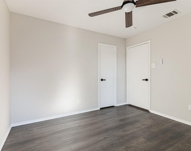 4545 Grainland Court - Photo Thumbnail 20
