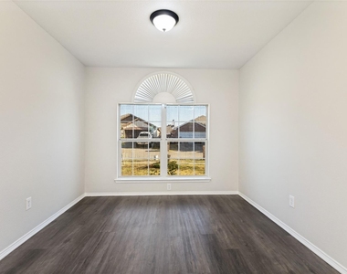 4545 Grainland Court - Photo Thumbnail 12