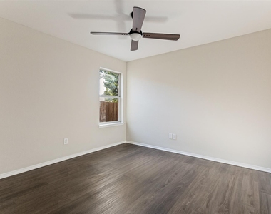4545 Grainland Court - Photo Thumbnail 14