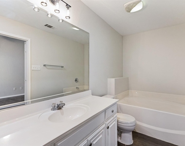 4545 Grainland Court - Photo Thumbnail 18