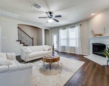 200 Mount Olive Avenue - Photo Thumbnail 4