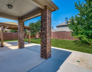 200 Mount Olive Avenue - Photo Thumbnail 29