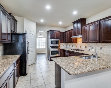 200 Mount Olive Avenue - Photo Thumbnail 10