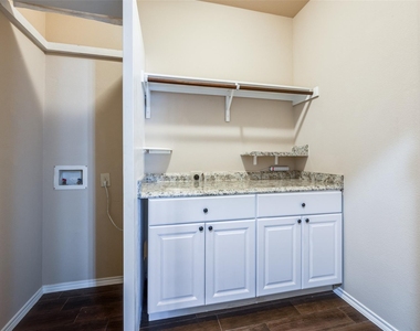 200 Mount Olive Avenue - Photo Thumbnail 27