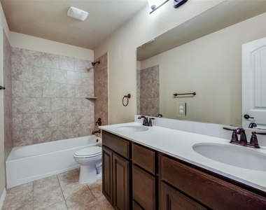 200 Mount Olive Avenue - Photo Thumbnail 22