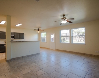1905 Peppertree Drive - Photo Thumbnail 11