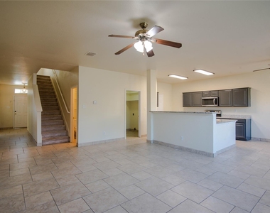 1905 Peppertree Drive - Photo Thumbnail 12