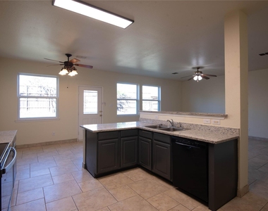 1905 Peppertree Drive - Photo Thumbnail 15