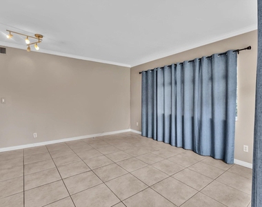 2190 Se 5th Street - Photo Thumbnail 4