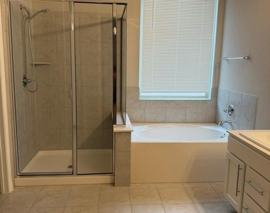 303 Miramar Avenue - Photo Thumbnail 8