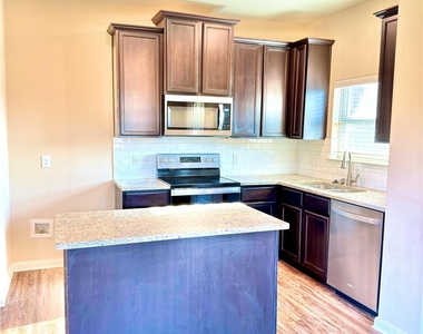 308 Curt Street - Photo Thumbnail 16