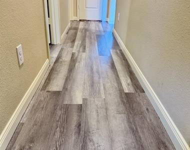 308 Curt Street - Photo Thumbnail 20