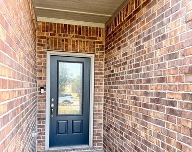 308 Curt Street - Photo Thumbnail 25