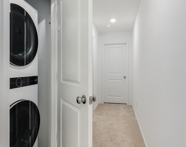 6021 Merryvale Lane - Photo Thumbnail 10