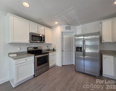 710 Irene Avenue - Photo Thumbnail 4