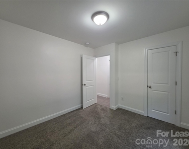710 Irene Avenue - Photo Thumbnail 11