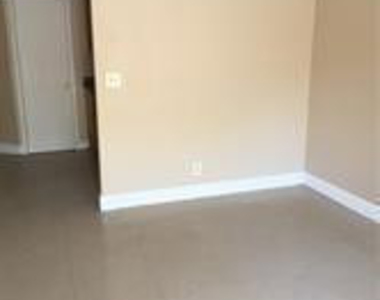 1870 Nw 60th Avenue - Photo Thumbnail 6