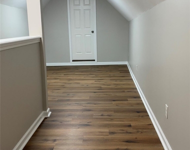 1015 4th Avenue - Photo Thumbnail 13
