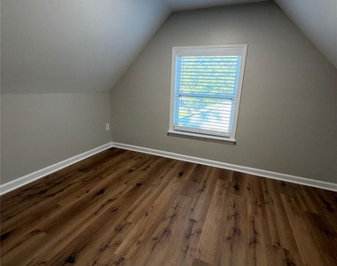 1015 4th Avenue - Photo Thumbnail 16