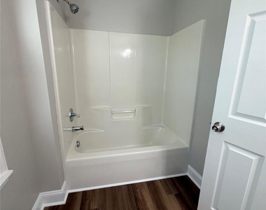 1015 4th Avenue - Photo Thumbnail 18