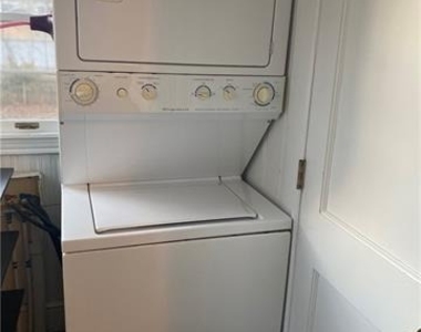 614 Woodruff Place - Photo Thumbnail 7