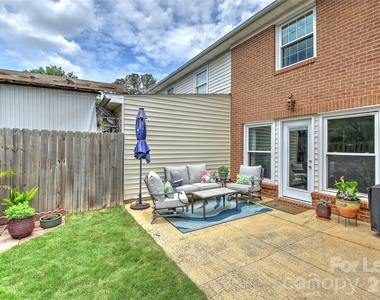8333 Knights Bridge Road - Photo Thumbnail 26