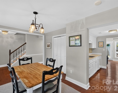 8333 Knights Bridge Road - Photo Thumbnail 8