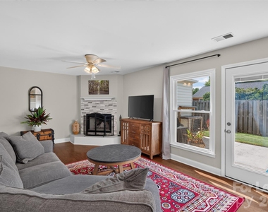 8333 Knights Bridge Road - Photo Thumbnail 2