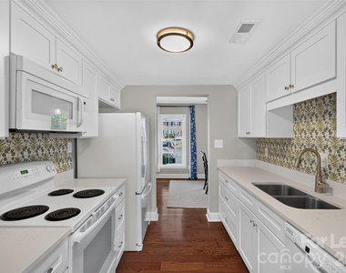 8333 Knights Bridge Road - Photo Thumbnail 5