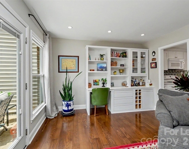 8333 Knights Bridge Road - Photo Thumbnail 4
