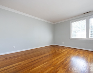 104 Colville Road - Photo Thumbnail 20