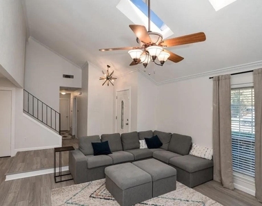 2116 Oak Brook Drive - Photo Thumbnail 2