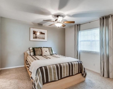 2116 Oak Brook Drive - Photo Thumbnail 11