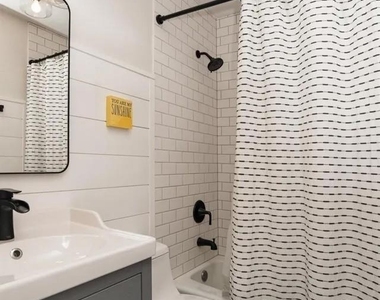 2116 Oak Brook Drive - Photo Thumbnail 6