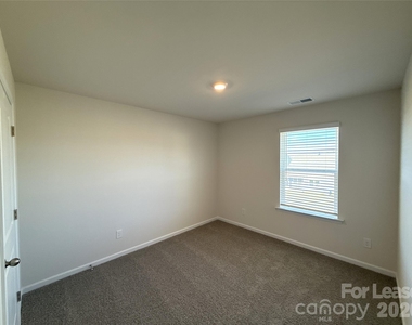 7640 Bainbridge Road - Photo Thumbnail 10