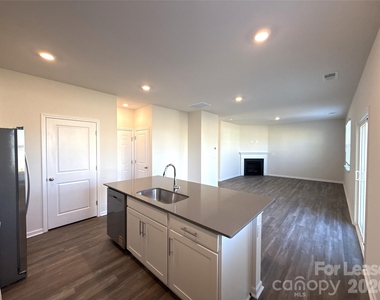 7640 Bainbridge Road - Photo Thumbnail 3