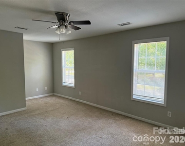 1063 Triece Lane - Photo Thumbnail 19