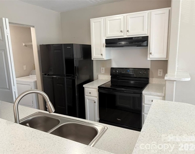 1063 Triece Lane - Photo Thumbnail 7