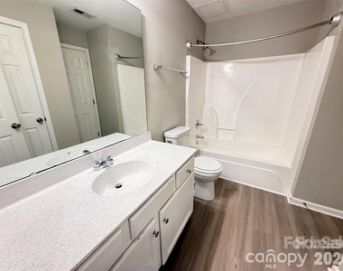 1063 Triece Lane - Photo Thumbnail 13