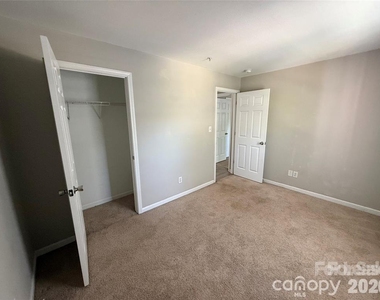 1063 Triece Lane - Photo Thumbnail 15