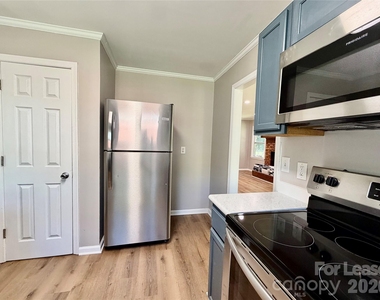 3517 Cross Winds Drive - Photo Thumbnail 10